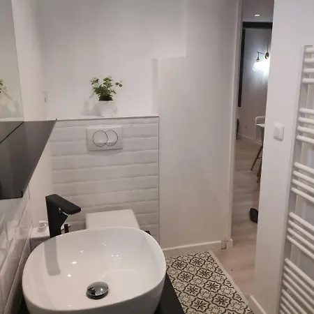 Apartment Duplex, Chu , Centre-Ville, Garage Prive, Calme *