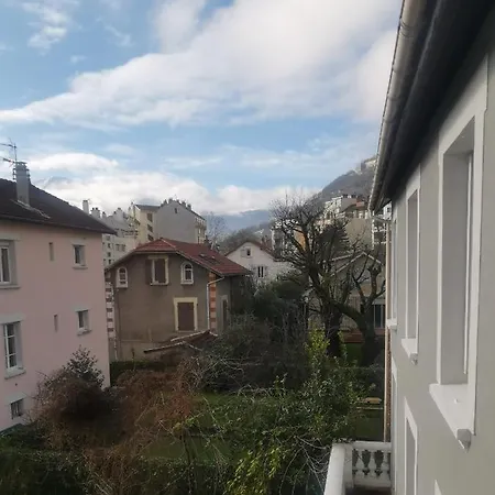 Duplex, Chu , Centre-Ville, Garage Prive, Calme Apartment